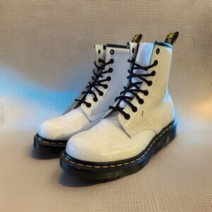 Dr Doc Martens Combat Boots Women’s Size 7 L White Leather Black Lace Up Nice!